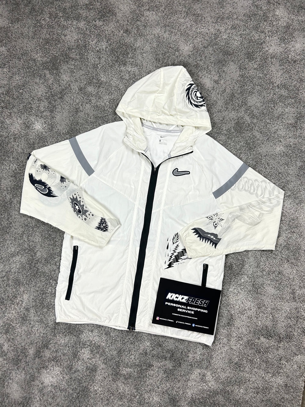 NIKE WINDRUNNER JACKET TOKYO CREAM WHITE DRAGON