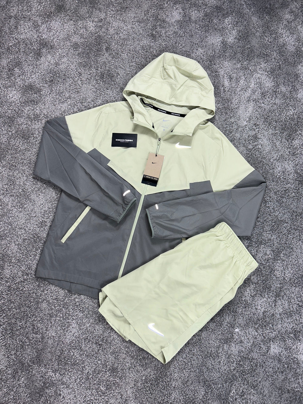 NIKE REPEL WINDRUNNER MEN’S OLIVE SET