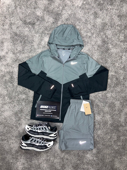 NIKE WINDRUNNER MEN’S SMOKE GREY SET